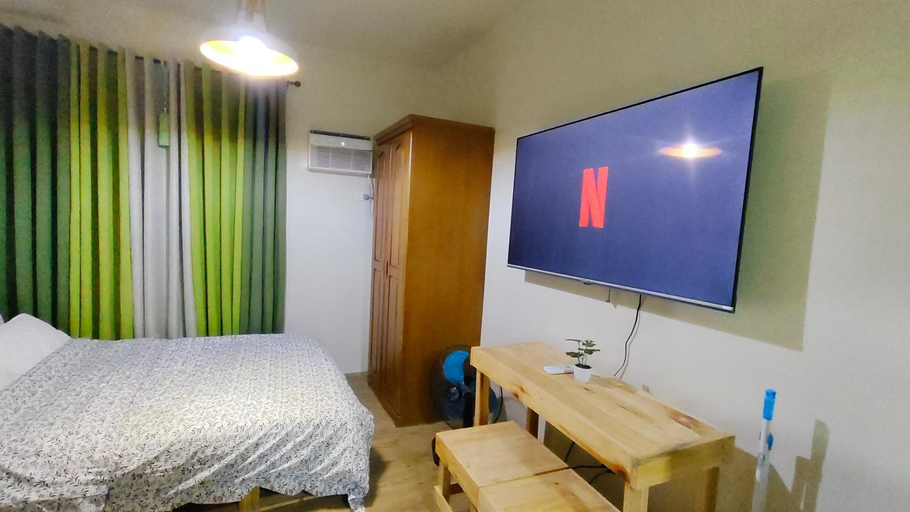 Others 3, J Studio - Fast WiFi, 55" UHD TV with Netflix & Prime Video, Free Pool Access, Biñan