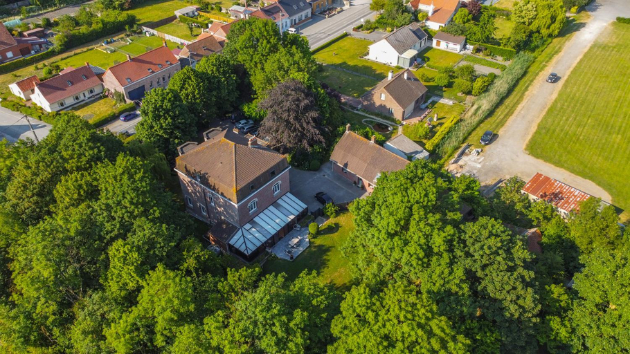Others 2, Chambre au Chateau de St-Pierre-Brouck, Nord