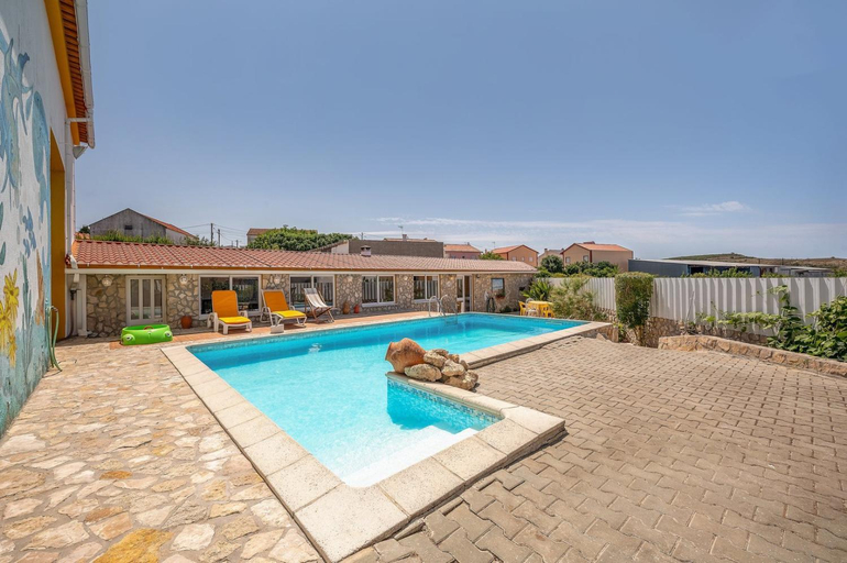 Others 4, Eclectic oasis with poolside charm in Arranho, Arruda dos Vinhos