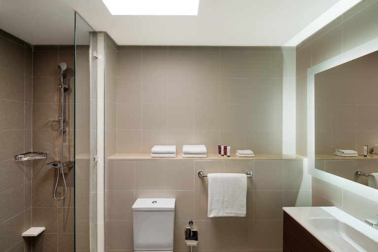 Bathroom 17