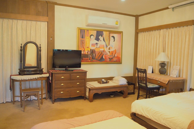 Bedroom 3, Khumkhunwang Resort, Mae Wang