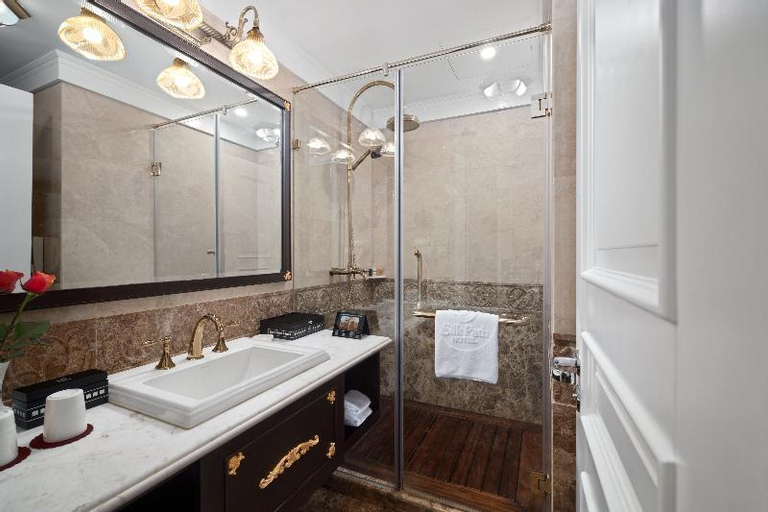 Bathroom 5
