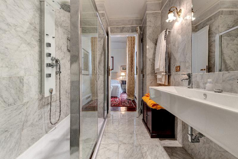 Bathroom 13