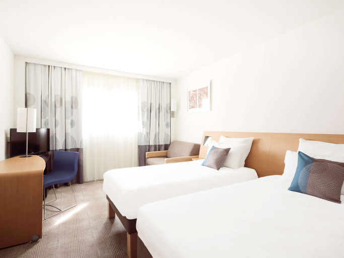Bedroom 3, Novotel Montpellier, Hérault