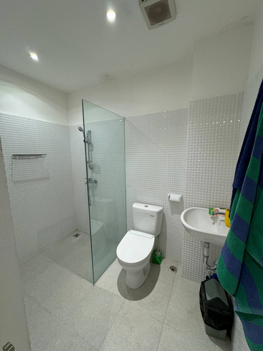 Bathroom 5, Mari Home, Denpasar