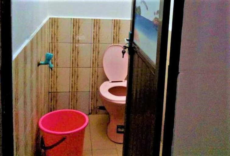 Bathroom 9