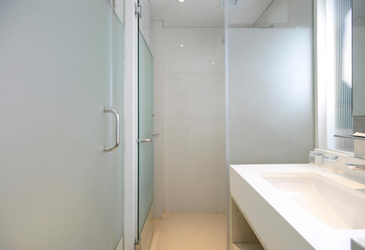 Bathroom 11