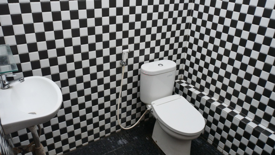 Bathroom 11