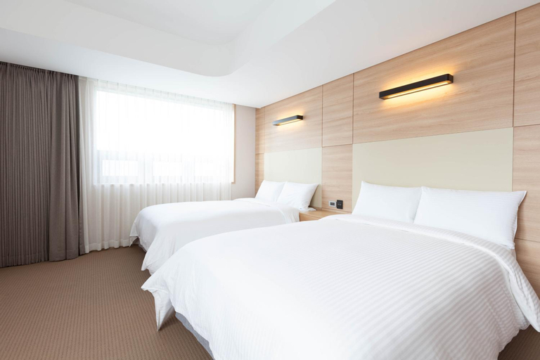 Bedroom 12