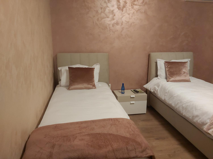 Bedroom 4, Хотел Милениум, Yambol