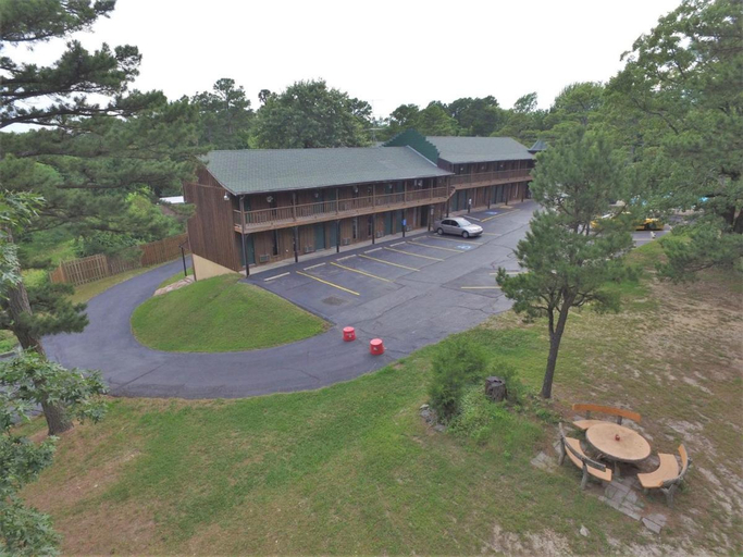 Others 5, Country Mountain Inn, Carroll
