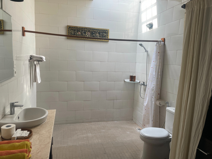 Bathroom 17