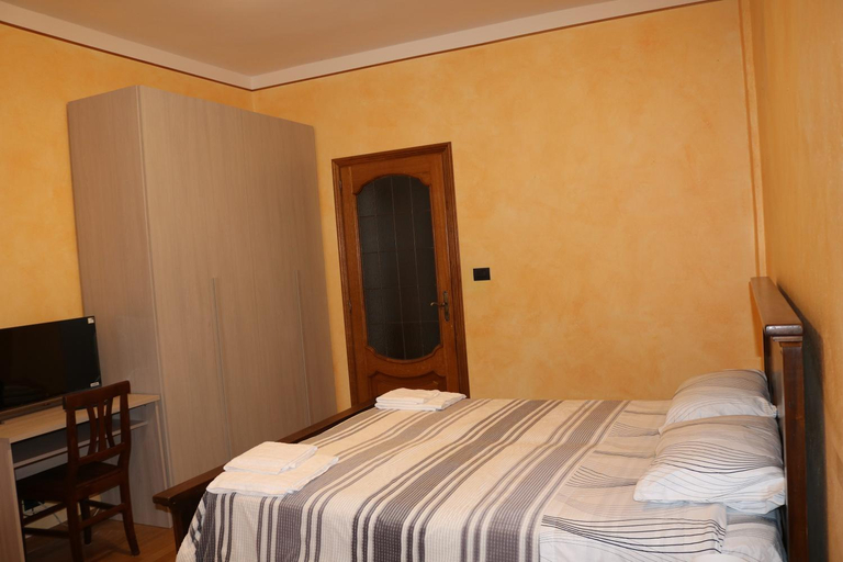 Others 5, Sant'Anna, Cuneo