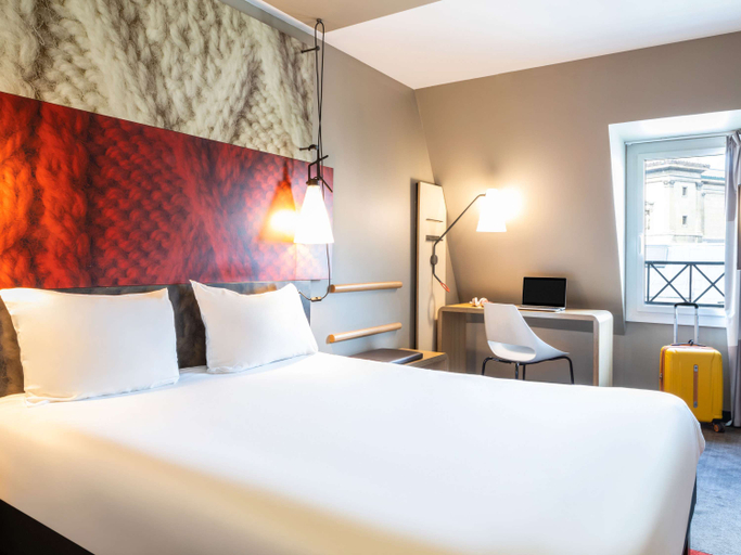 Bedroom 2, ibis Paris Gare du Nord La Fayette 10th, Paris