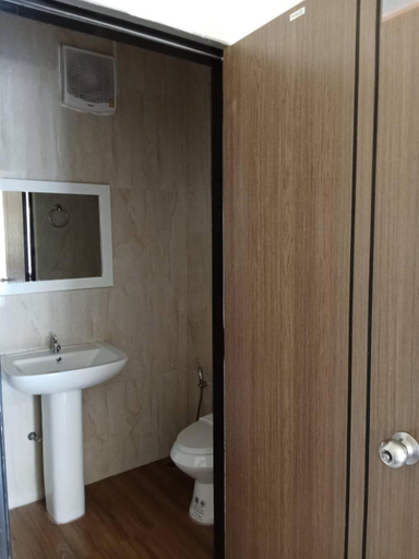Bathroom, โรงแรมไทยงามพาเลซ (Thai Ngam Palace Hotel), Kaeng Khlo
