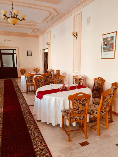 Food & Drinks 5, HOTEL MUNTENIA, Campina