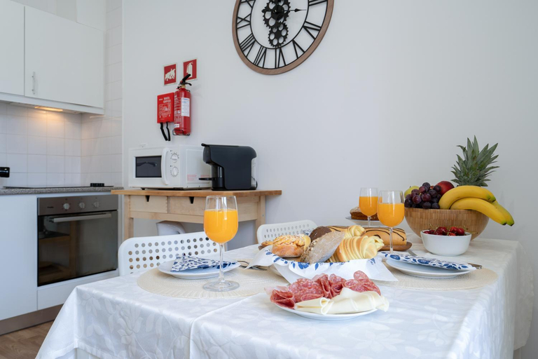 Others 4, Host Wise - Colorful Fresh Flats - Batalha, Porto