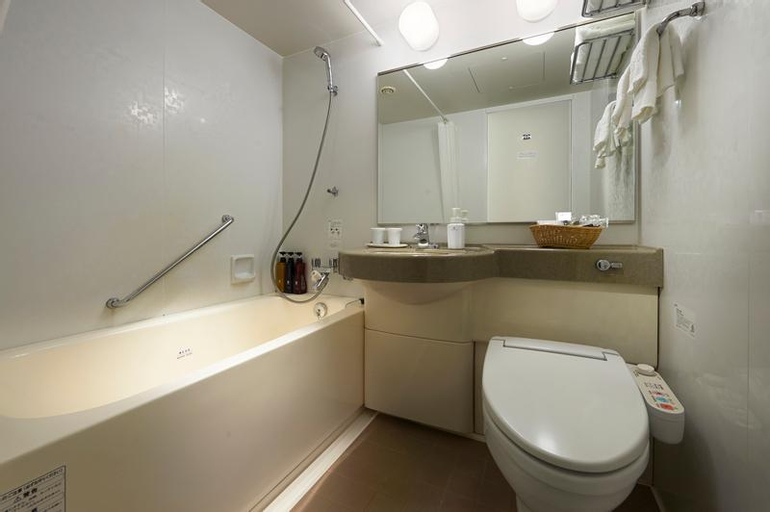 Bathroom 12