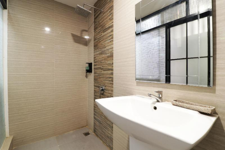 Bathroom 14