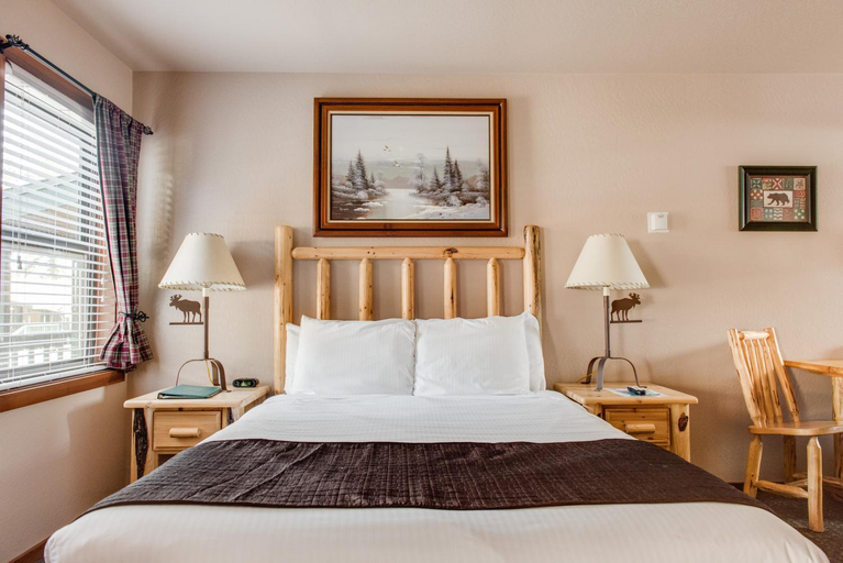 Others 5, Franciscan Lodge, Placer