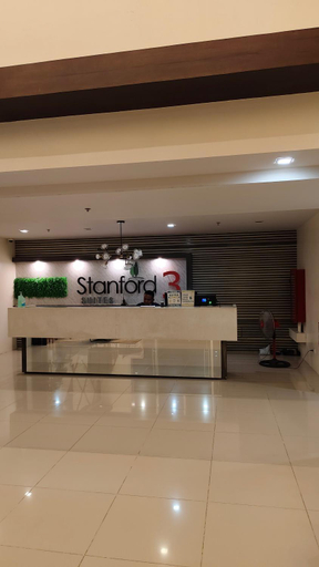 Others 4, J Studio - Fast WiFi, 55" UHD TV with Netflix & Prime Video, Free Pool Access, Biñan