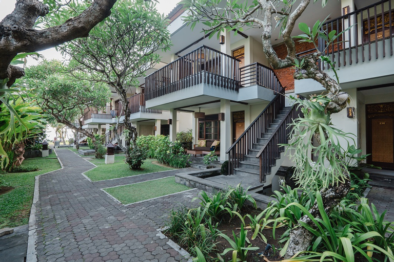 Exterior 21