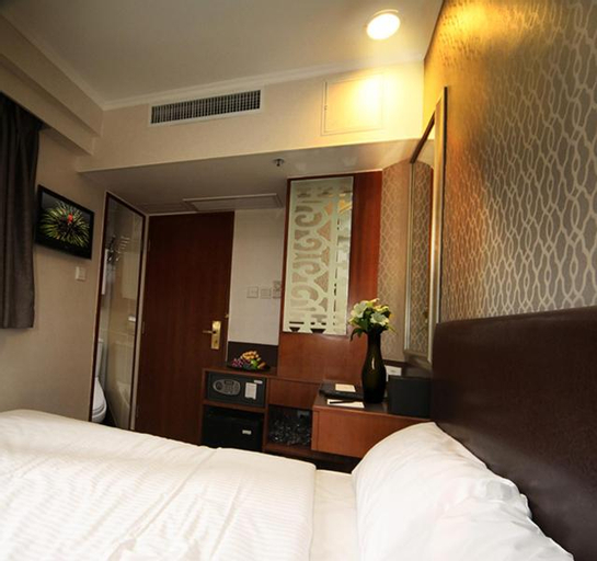 Bedroom 13
