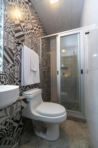 Bathroom 2, Casa Sofia Hotel Boutique, Jocotitlán