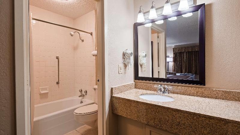 Bathroom 16