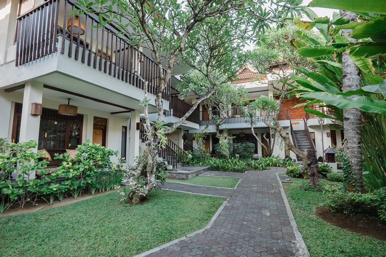 Exterior 12
