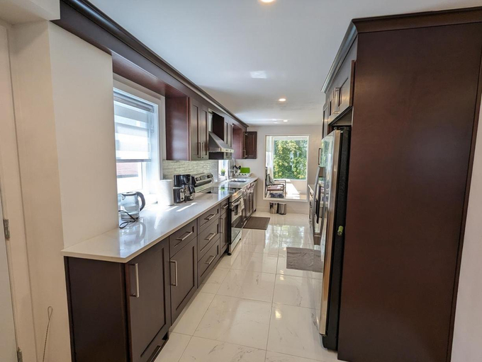 Others 4, Impeccable, modern, river view, renovated cottage, Laval