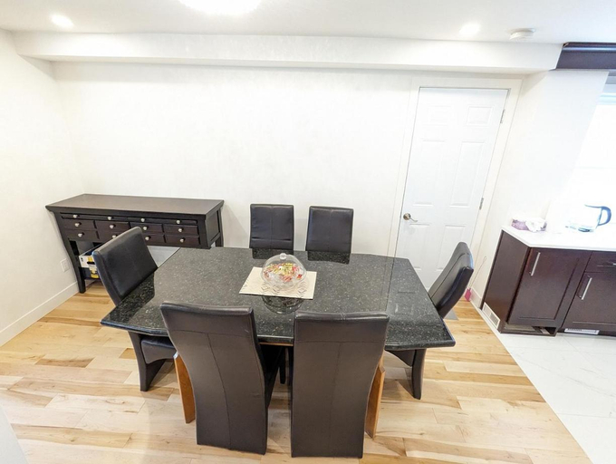 Others 5, Impeccable, modern, river view, renovated cottage, Laval