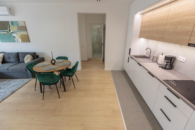 Others 5, Tiger Eye Residence, Budapesti