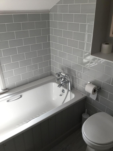 Bathroom 4, The White Horse Blakeney, Norfolk