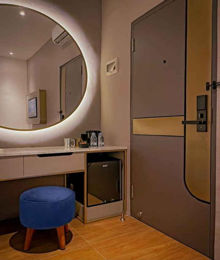 Bathroom 8