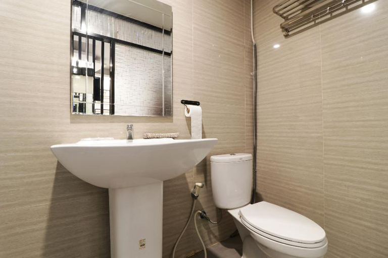 Bathroom 13