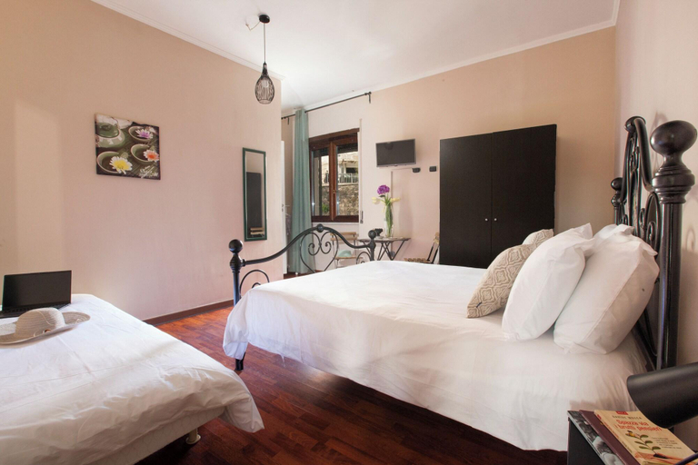 Bedroom 4, BSISTERS, Napoli