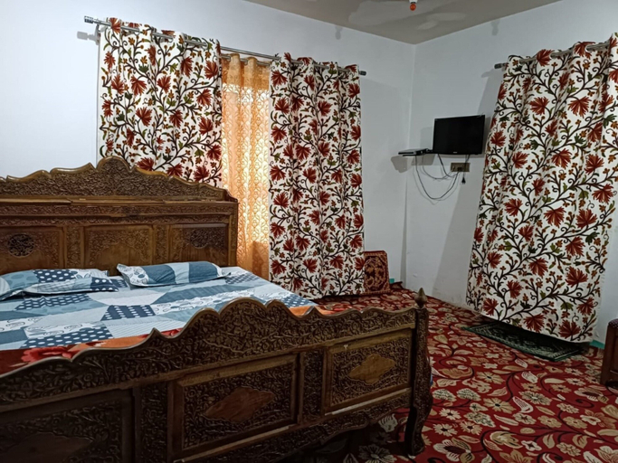 Bedroom 5, Goroomgo The Shafeeq Srinagar, Srinagar