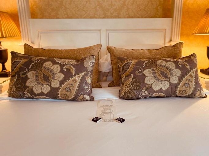 Bedroom 3, Le Bouchon Brasserie & Hotel, Essex