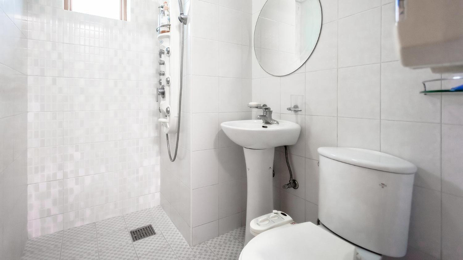 Bathroom 5, Jeongdongjin Dawoo Resotel, Gangneung