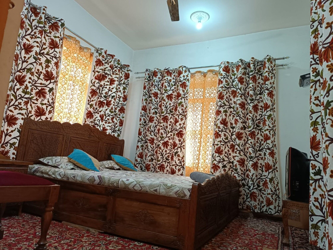 Sport & Beauty, Goroomgo The Shafeeq Srinagar, Srinagar