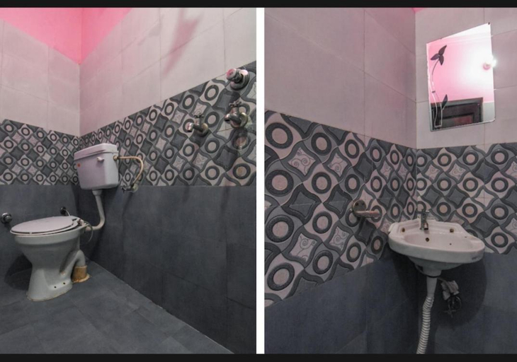 Bedroom 2, Prince Guest House, Panchkula