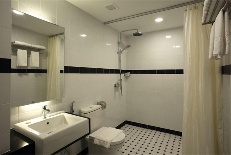 Bathroom 21