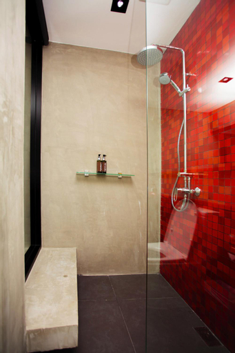 Bathroom 11