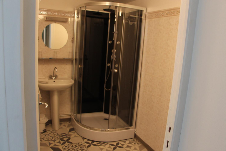 Bathroom 4, Hotel Restaurant Les Gorges De Chouvigny, Allier