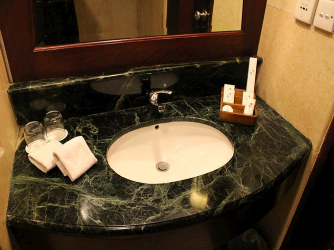 Bathroom 13