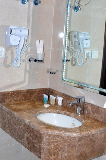Bathroom 5, Al Madinah Salsabil Hotel, Al Madinah Al Munawwarah