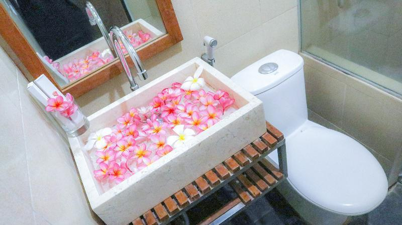 Bathroom 25