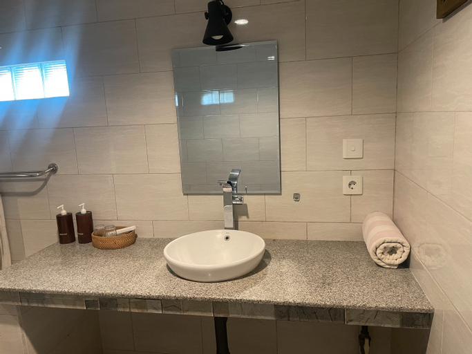 Bathroom 21