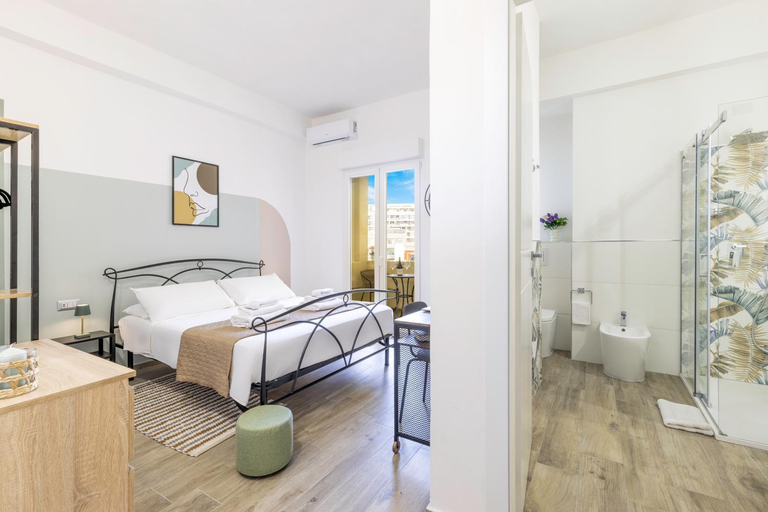 Others 5, Quarzo Modern Rooms, Cagliari